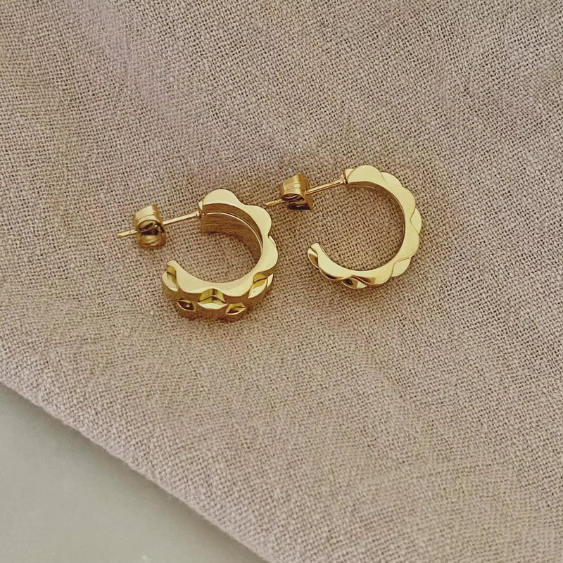 18k Gold Watch Band Style Hoop Earrings